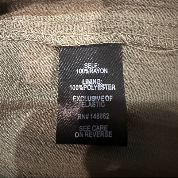 TORRID OFF THE SHOULDER GREEN SWEETHEART PUFF SLEEVE TOP, SIZE 1X - Picture 9 of 9